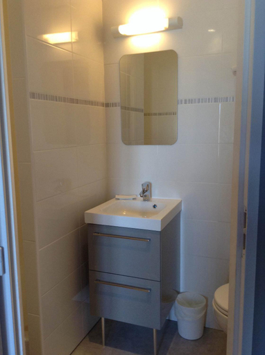Bathroom 3, Hotel Restaurant de la Place, Charente-Maritime