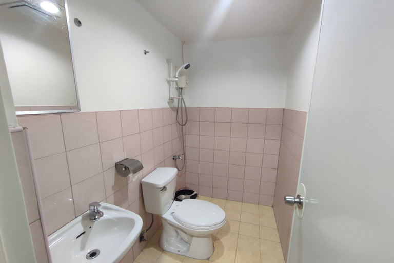 Bathroom 3, Green Ridge Apartelle, Malaybalay City