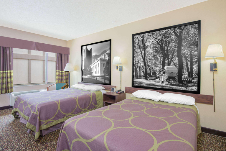 Bedroom 3, Super 8 by Wyndham Ashland, Ashland