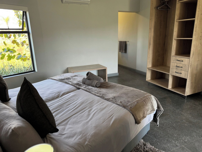 Bedroom 2, Stones Throw Manor, West Rand