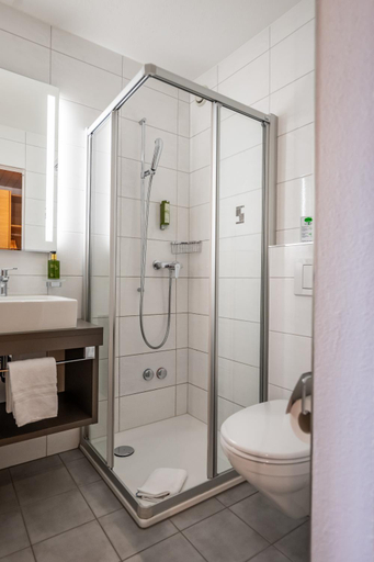 Bathroom 4, Hotel Vorab - Familienbetrieb mit Herz, Imboden