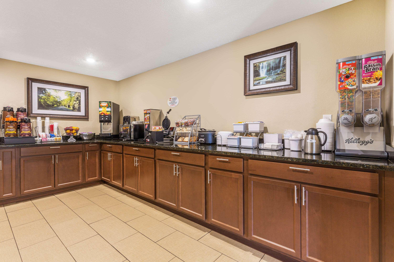 Public Area 3, Super 8 by Wyndham Weston WV, Lewis