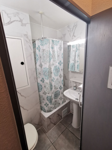 Bathroom 5, Appart Hotel La Defense, Hauts-de-Seine