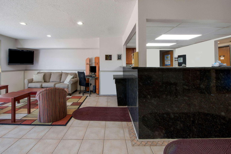 Public Area 3, Super 8 by Wyndham College Station, Brazos