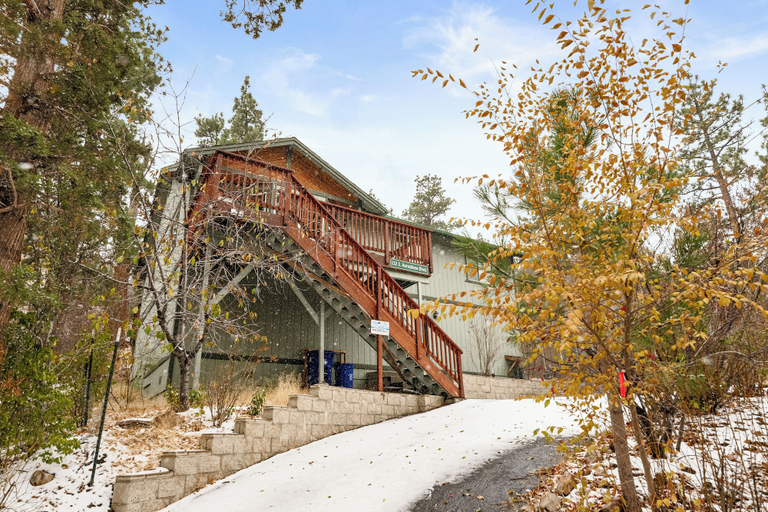 Exterior & Views, Rocky Top Retreat, San Bernardino