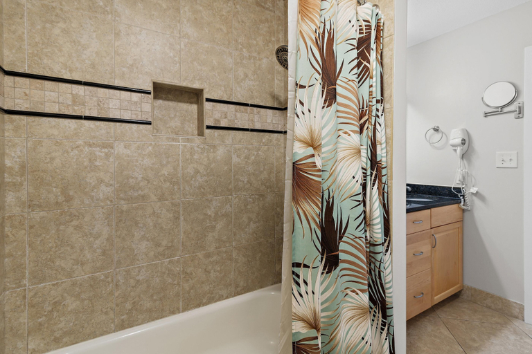 Bathroom 4, Blue Surf 7, Walton