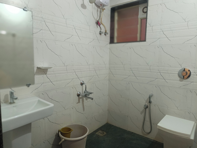 Bathroom, Hotel Radhma Residency, Udupi