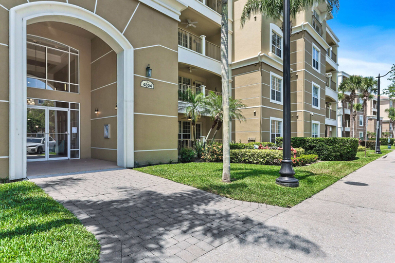 Exterior & Views 2, Cozy Vista Cay Condo! Free Resort Access, Orange
