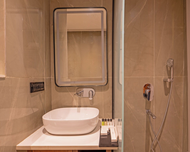 Bathroom 4, Hotel Idyllic Inn, Bhopal