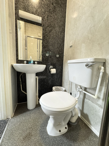Bathroom 4, Marine Parade Hotel, East Sussex