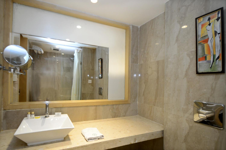 Bathroom, Hotel Rallentino, Kota