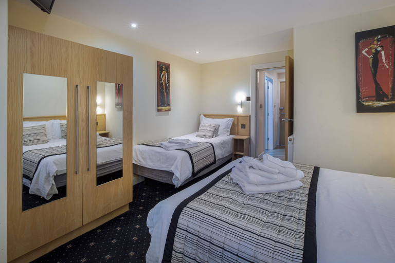 Bedroom 3, Granada Apartments Queens Mansions, Blackpool