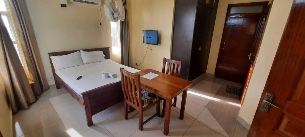 Others 5, Waiyaki way Heights, Nyali