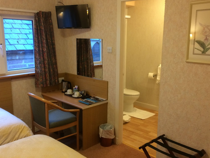 Bedroom 2, MacDougall Clansman Hotel, Highland