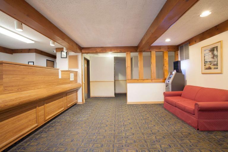 Public Area 2, Super 8 by Wyndham Oneonta/Cooperstown, Otsego