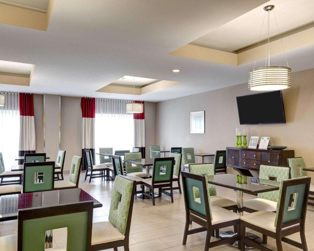 Food & Drinks 5, Comfort Suites Denham Springs, Livingston