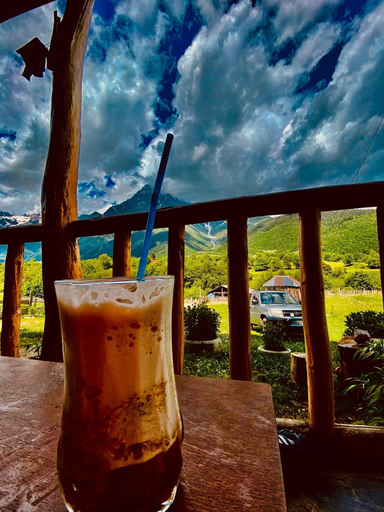 Food & Drinks, Qvis sakhli., Mestia