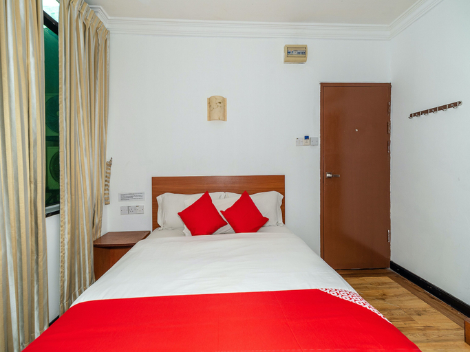 Bedroom 3, Super OYO 89847 Switz Paradise Hotel, Kota Kinabalu
