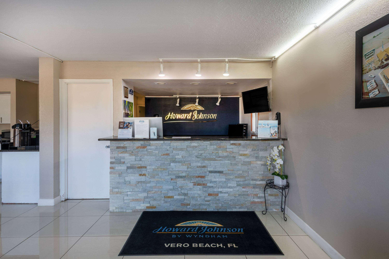 Public Area 2, Howard Johnson by Wyndham Vero Beach/I-95, Indian River