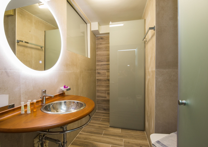 Others 2, Limonero New City Apartment 2 With Private Parking, Ionian Islands