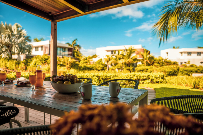 Food & Drinks, Manta Cove by Horizon Holidays, Black River