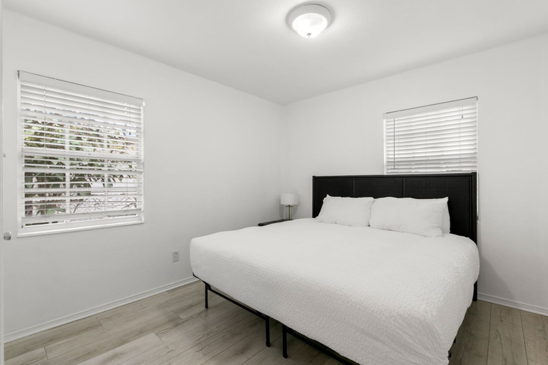 Room 4, NEW Bayside Escape Cozy Hideaway Near Bayshore, Hillsborough