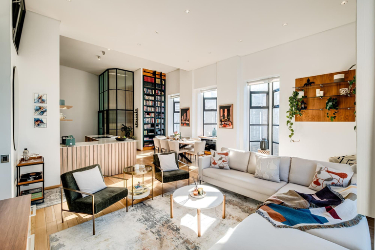 Room 4, Contemporary 2bed in Art Deco Heritage Site Elevea, City of Cape Town