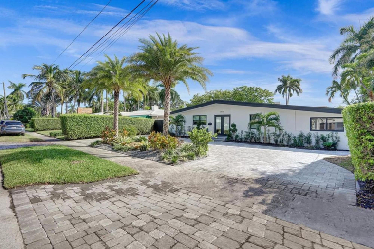 Others 4, Pool House 3 Bedroom Home Victoria Park, Broward