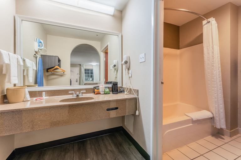 Bathroom 4, Super 8 by Wyndham Lake Charles Northeast, Calcasieu