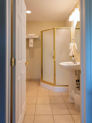 Bathroom 3, Bryce Trails Bed and Breakfast, Garfield