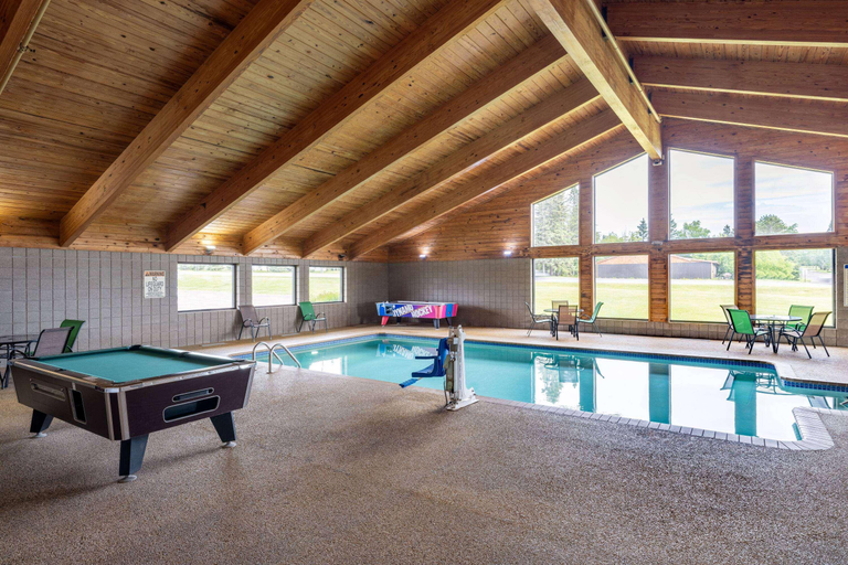 Sport & Beauty 5, Americinn By Wyndham Two Harbors, Lake