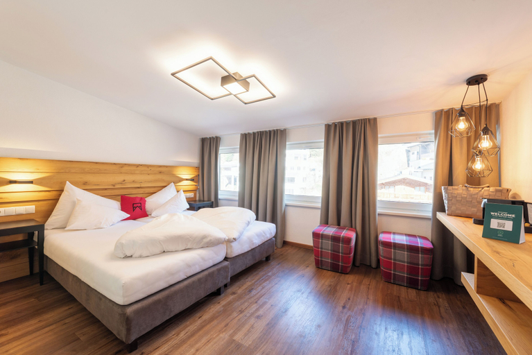 Bedroom 3, Heart Hotel Grischuna, Landeck