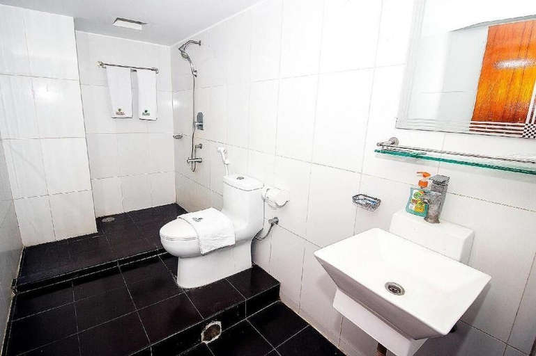 Bathroom 4, Hotel Fountain, Dhaka
