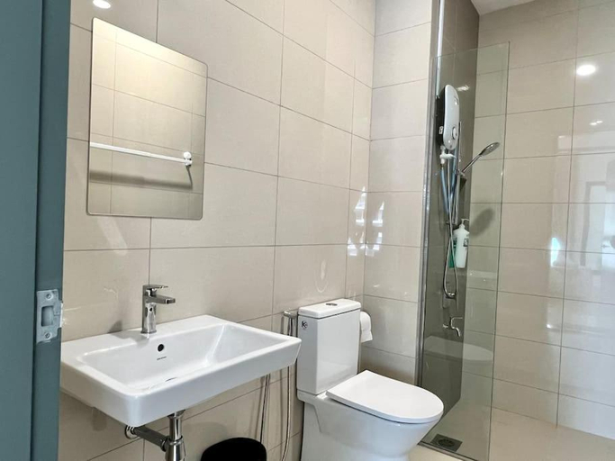 Bathroom 4, Paradigm Residence, Sora by Guesthouse (3BR-9pax), Johor Bahru