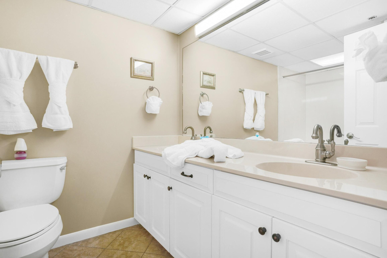 Bathroom 4, Long Beach Resort 2 603, Bay