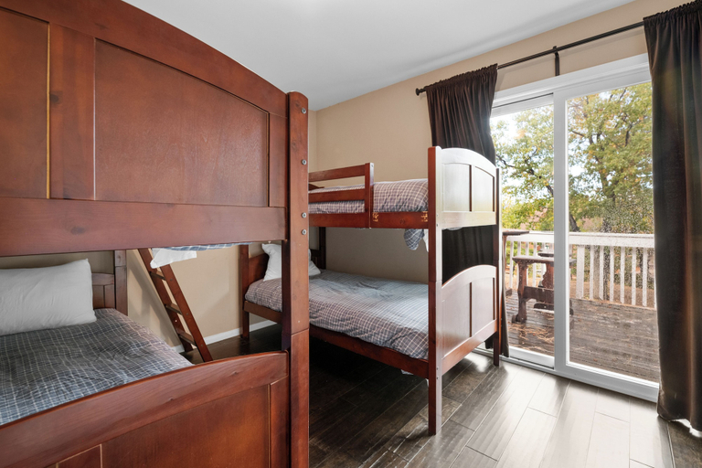 Bedroom 2, Hibernation Haven, San Bernardino