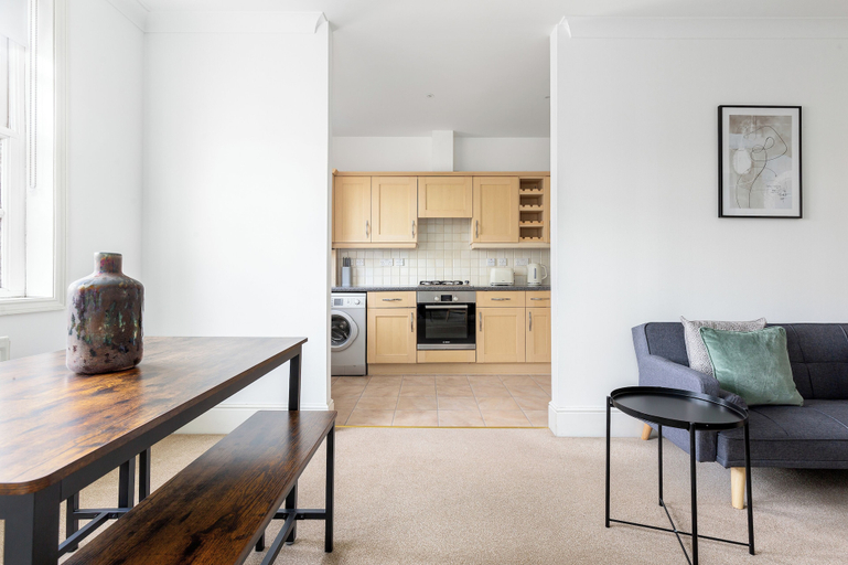 Others 5, Lavish 1 Bed Flat near Broadway Market, London