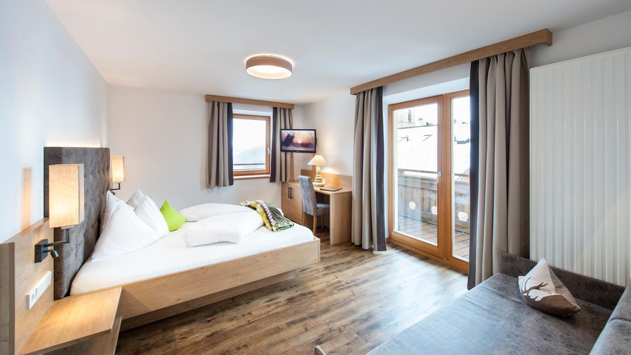 Bedroom, Hotel Alpenfrieden, Bolzano