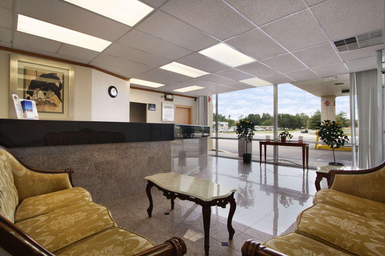 Public Area, Super 8 by Wyndham Dover, Kent