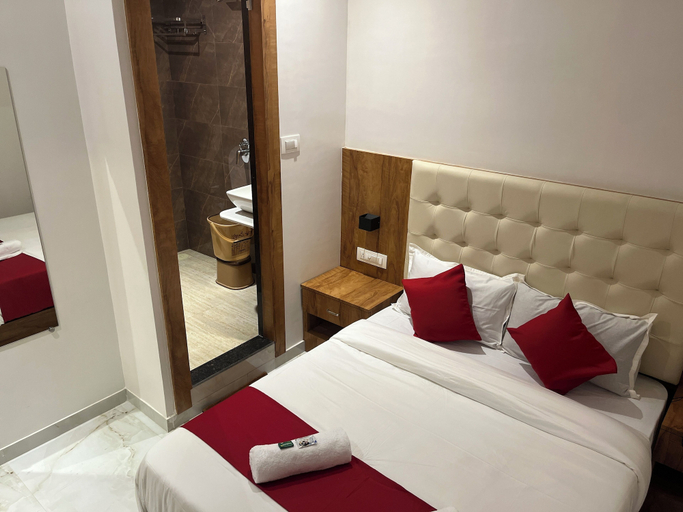 Bedroom 3, Hotel Heraa International Grant Road Mumbai, Mumbai City
