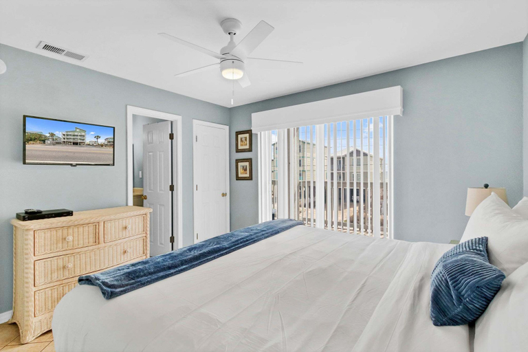 Room 3, Spacious 3BR 2BA Gulf Views Dock and Boat Launch, Baldwin