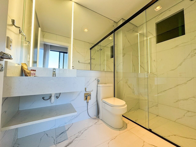 Bathroom 5, Blue Sea Hotel, Itapema
