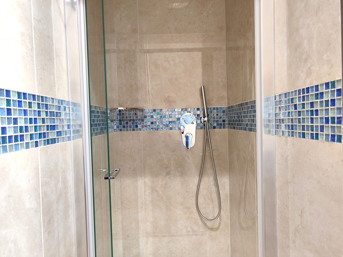 Bathroom 3, Colori di Trieste - TriesteCenter, Trieste
