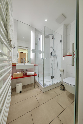 Bathroom 5, Strandhotel VierJahresZeiten, Leer