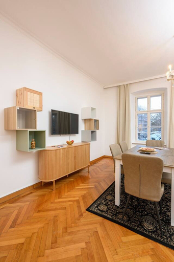 Others 5, Spacious 2BR Stay for 6 Heart of Mödling, Mödling