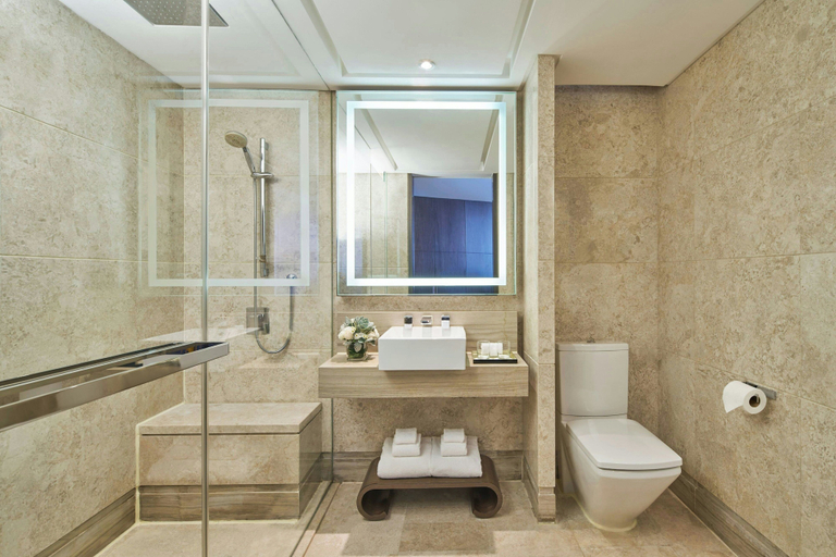 Bathroom 5, Singapore Marriott Tang Plaza Hotel, Singapore
