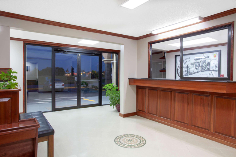 Public Area 2, Super 8 by Wyndham Waycross GA, Ware