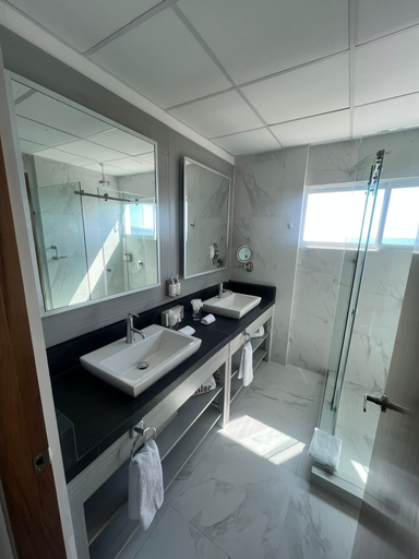 Bathroom 4, Hotel HBlue Malecón, La Paz