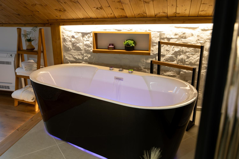 Bathroom 3, The Stone Sky Hotel, Gjirokastrës
