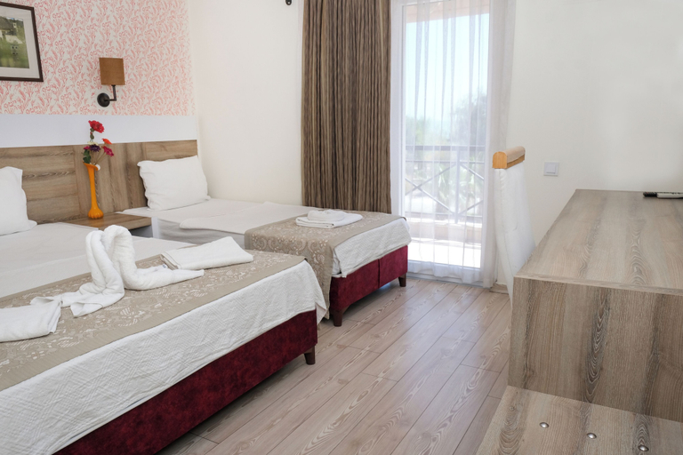 Bedroom 4, Beldibi Beach Hotel, Antalya